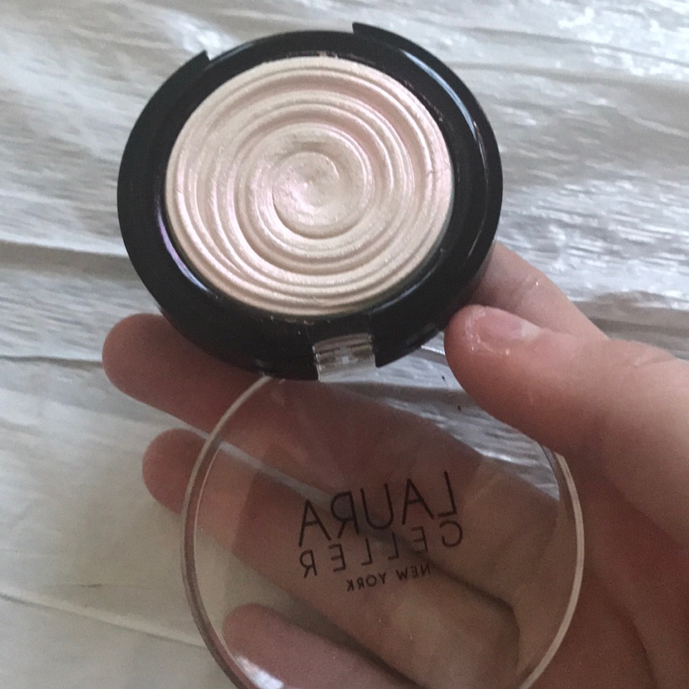 Laura Geller bakes gelato swirl shade Diamond Dust
